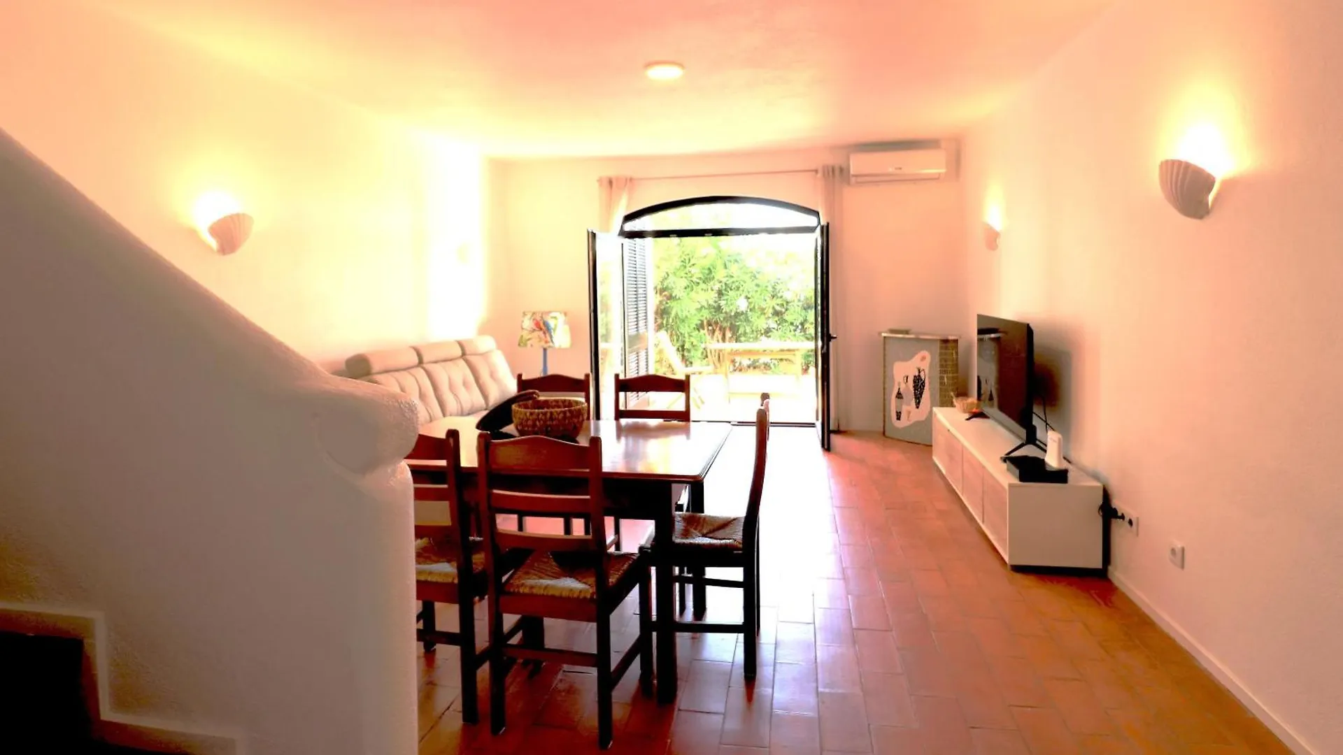 Wave Retreat Villa Porches  0*, Porches (Algarve)